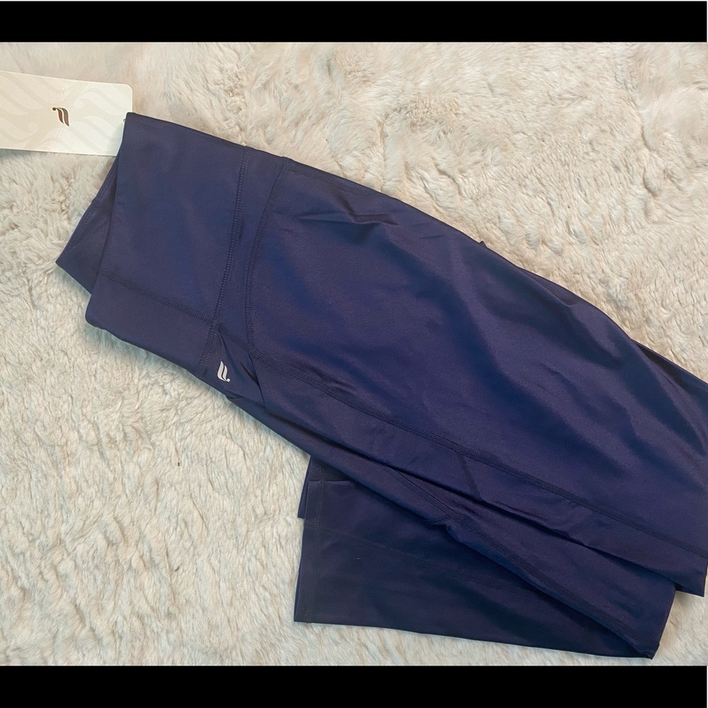 Fabletics Shiny navy leggings (Brand new)